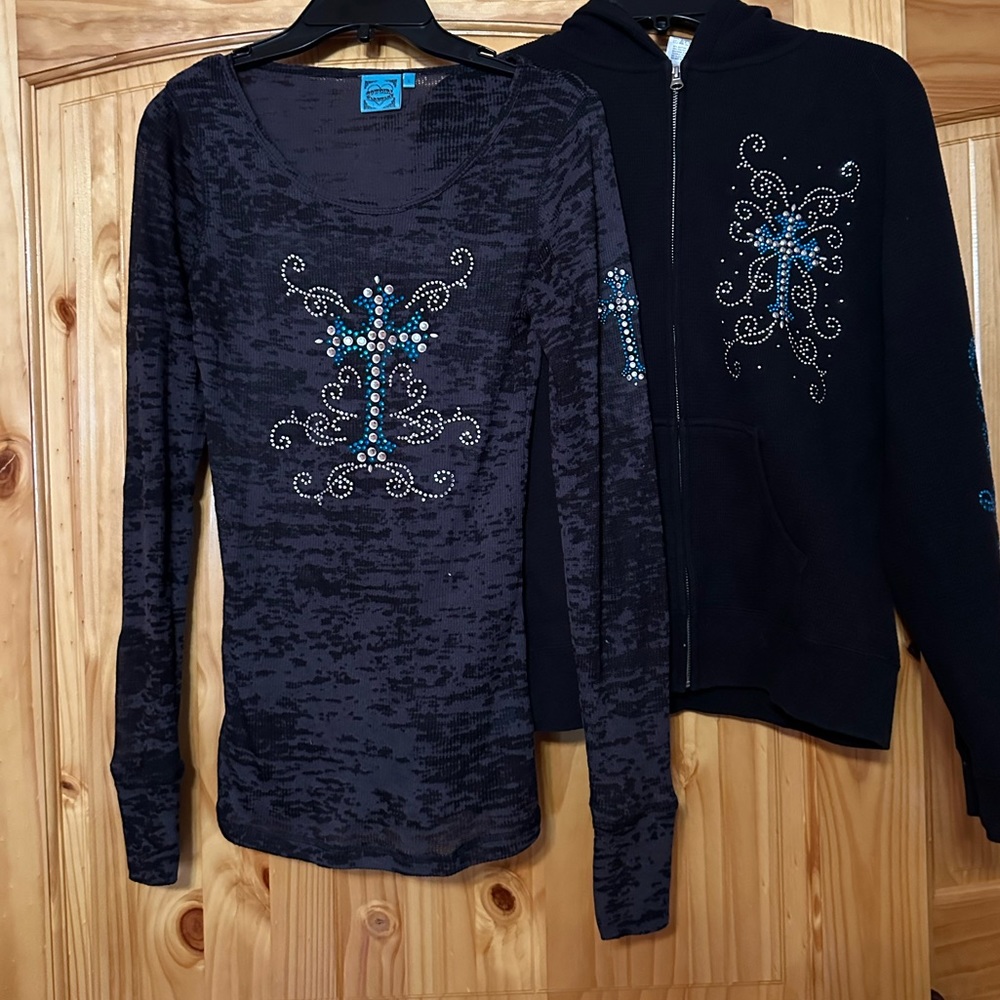 Cowgirl Hardware LS Shirt Size L Burnout Bling Turquoise and Silver Cross Design